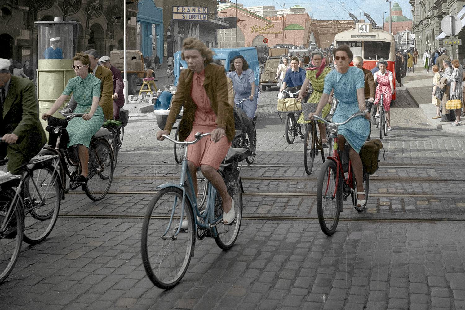 cyklister kungsgatan stockholm beredskapstiden 1943 St7L